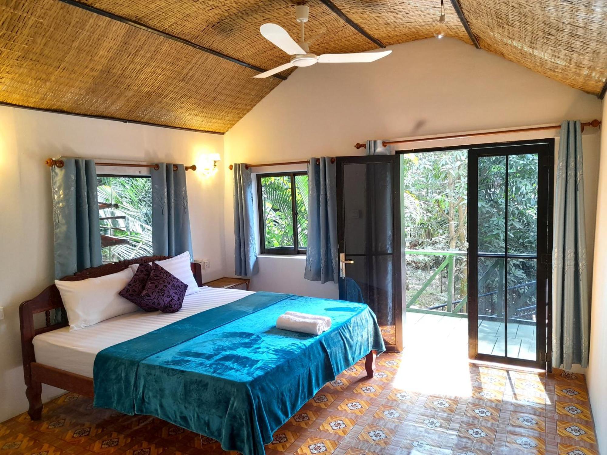 Green Mango Bungalows Kampot Exterior photo